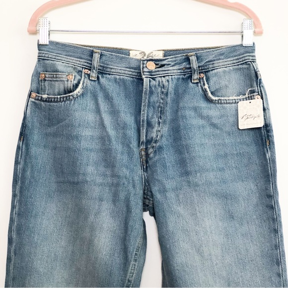 NWT FREE PEOPLE Maggie Mid-Rise Straight-Leg Jeans Light Stone Wash Size 26 - Picture 7 of 16